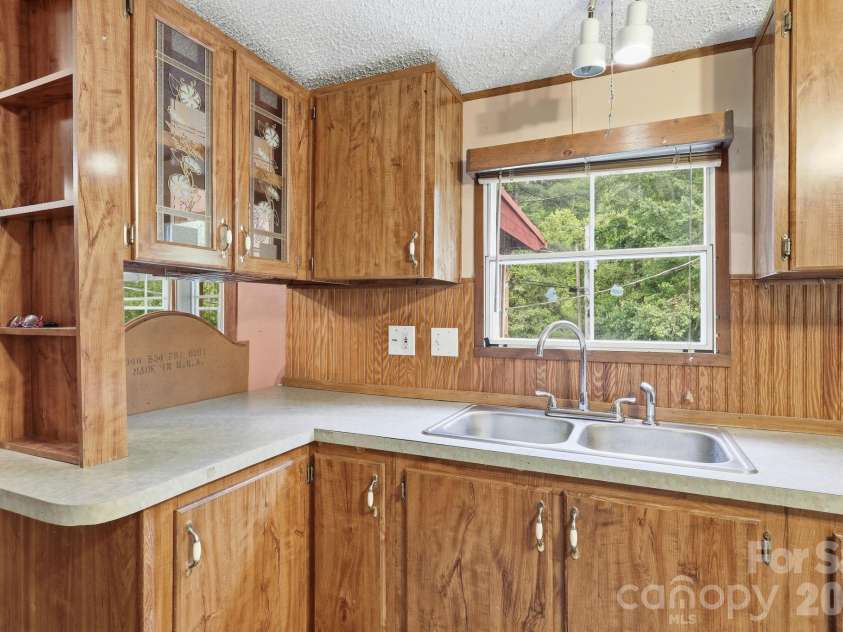 3383 Thickety Road, Clyde, NC 28721.  MLS# CAR4385106, YatesRealty ID 36638. 