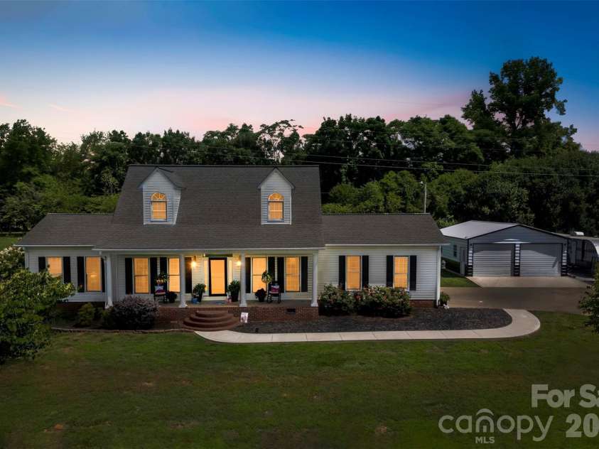 113 Ocean Drive, Shelby, NC 28152.  MLS# CAR4389617, YatesRealty ID 36639. 