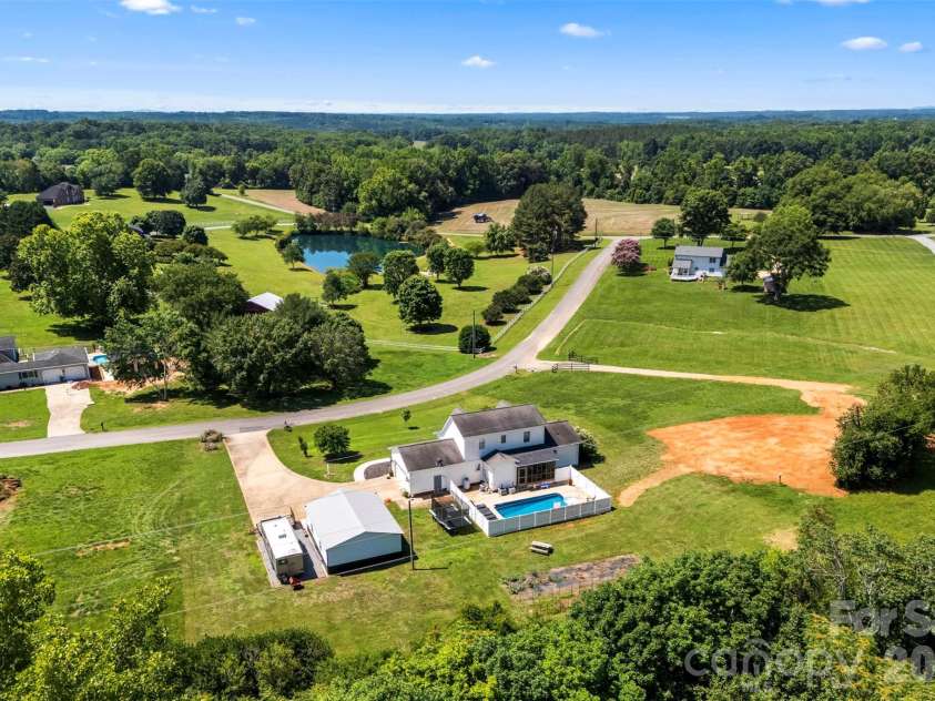 113 Ocean Drive, Shelby, NC 28152.  MLS# CAR4389617, YatesRealty ID 36639. 