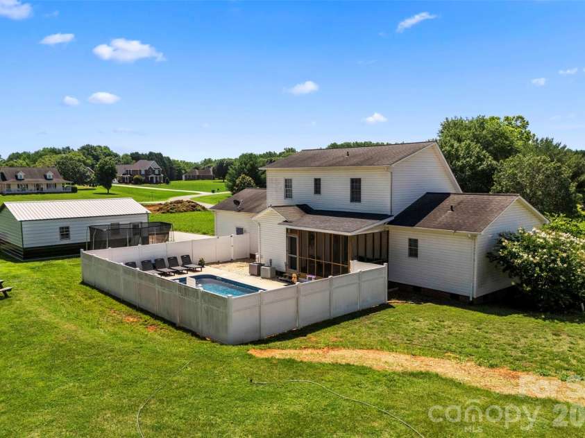 113 Ocean Drive, Shelby, NC 28152.  MLS# CAR4389617, YatesRealty ID 36639. 