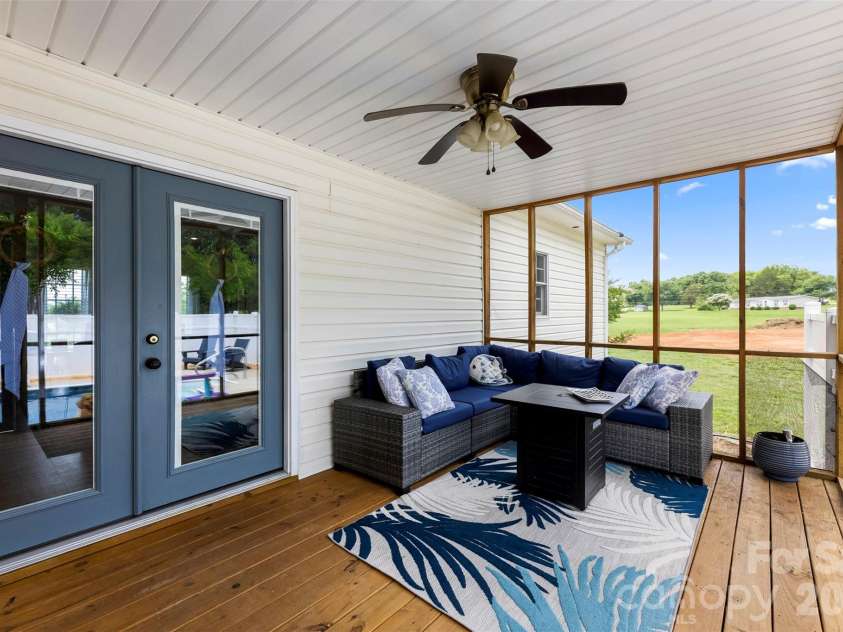 113 Ocean Drive, Shelby, NC 28152.  MLS# CAR4389617, YatesRealty ID 36639. 