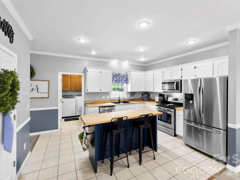 113 Ocean Drive, Shelby, NC 28152.  MLS# CAR4389617, YatesRealty ID 36639. 