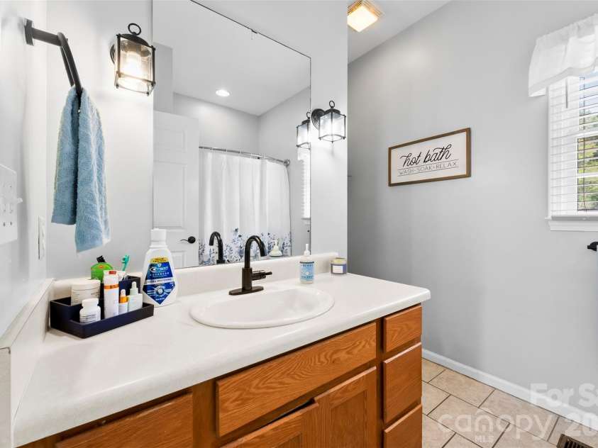 113 Ocean Drive, Shelby, NC 28152.  MLS# CAR4389617, YatesRealty ID 36639. 