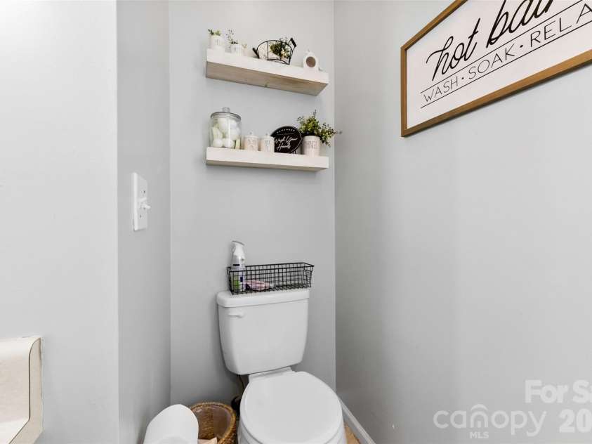 113 Ocean Drive, Shelby, NC 28152.  MLS# CAR4389617, YatesRealty ID 36639. 