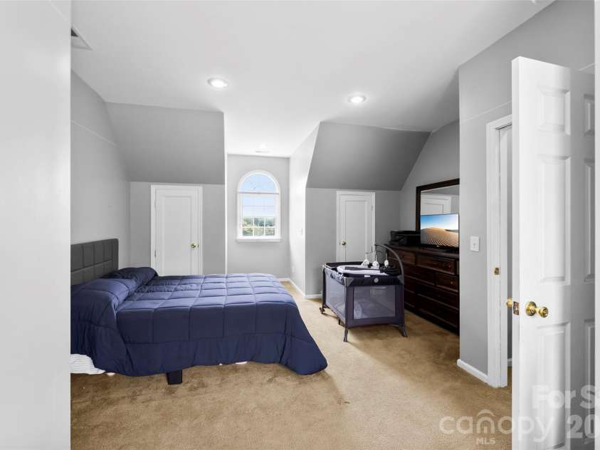 113 Ocean Drive, Shelby, NC 28152.  MLS# CAR4389617, YatesRealty ID 36639. 