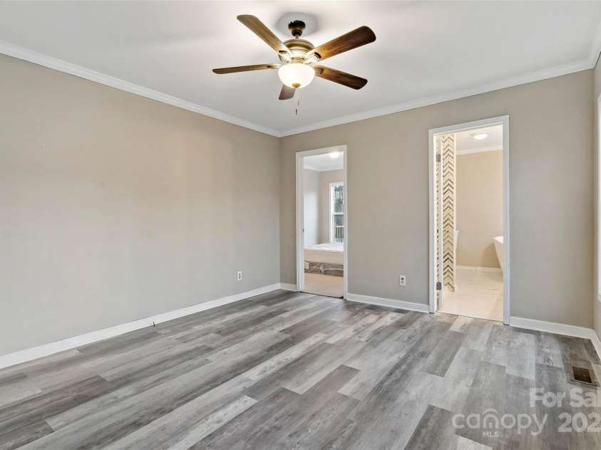 23 Clarks Crossing Way, Black Mountain, NC 28711.  MLS# CAR4263702, YatesRealty ID 3664. 