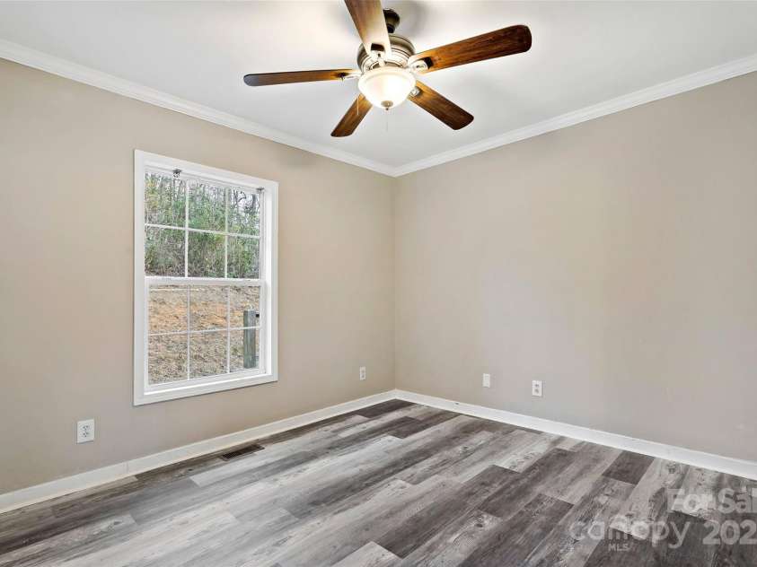 23 Clarks Crossing Way, Black Mountain, NC 28711.  MLS# CAR4263702, YatesRealty ID 3664. 