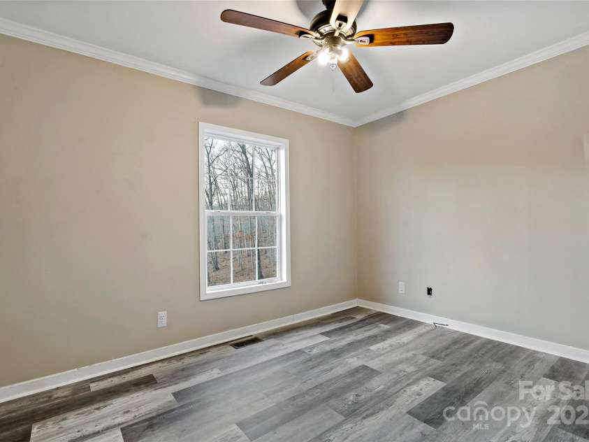 23 Clarks Crossing Way, Black Mountain, NC 28711.  MLS# CAR4263702, YatesRealty ID 3664. 