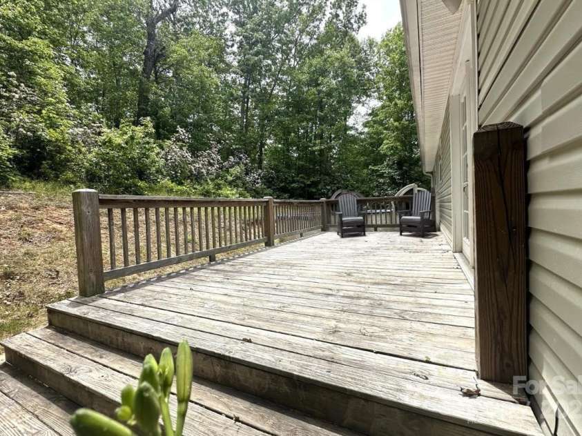 23 Clarks Crossing Way, Black Mountain, NC 28711.  MLS# CAR4263702, YatesRealty ID 3664. 