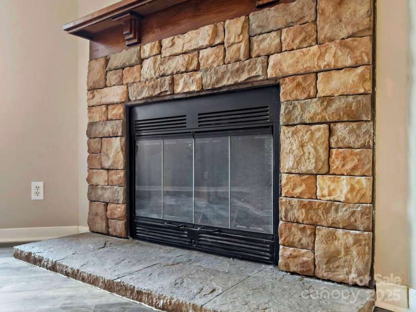 23 Clarks Crossing Way, Black Mountain, NC 28711.  MLS# CAR4263702, YatesRealty ID 3664. 