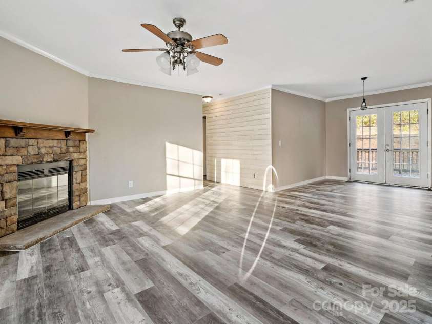 23 Clarks Crossing Way, Black Mountain, NC 28711.  MLS# CAR4263702, YatesRealty ID 3664. 