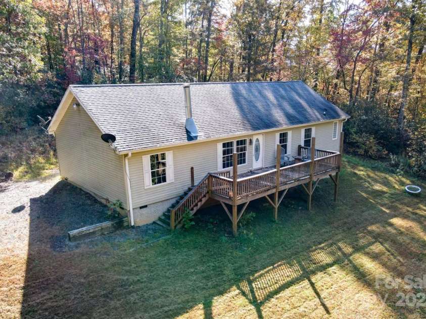 23 Clarks Crossing Way, Black Mountain, NC 28711.  MLS# CAR4306791, YatesRealty ID 3664. 