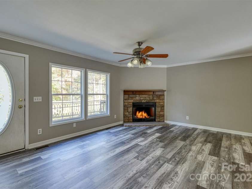 23 Clarks Crossing Way, Black Mountain, NC 28711.  MLS# CAR4306791, YatesRealty ID 3664. 