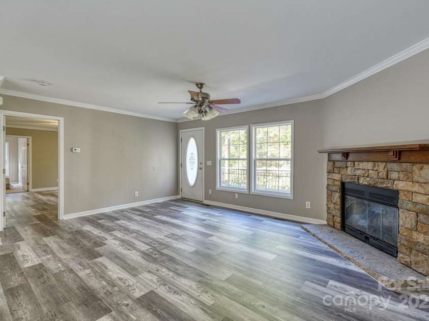 23 Clarks Crossing Way, Black Mountain, NC 28711.  MLS# CAR4306791, YatesRealty ID 3664. 