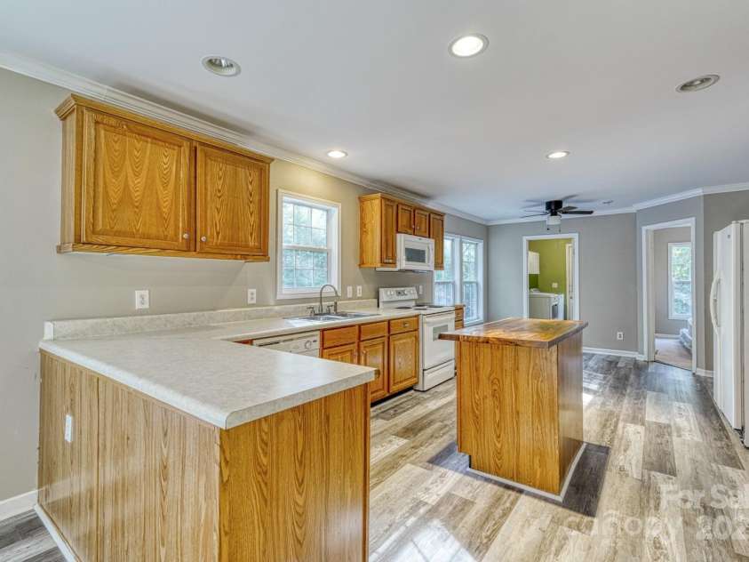 23 Clarks Crossing Way, Black Mountain, NC 28711.  MLS# CAR4306791, YatesRealty ID 3664. 