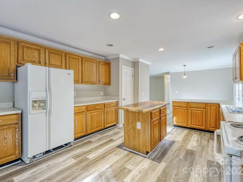 23 Clarks Crossing Way, Black Mountain, NC 28711.  MLS# CAR4306791, YatesRealty ID 3664. 