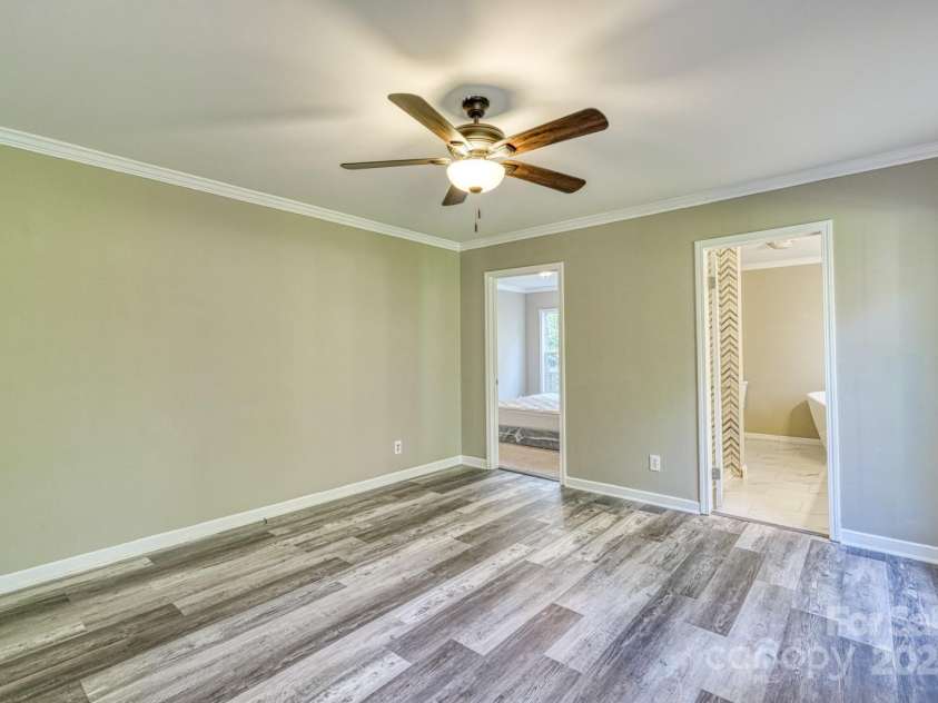 23 Clarks Crossing Way, Black Mountain, NC 28711.  MLS# CAR4306791, YatesRealty ID 3664. 