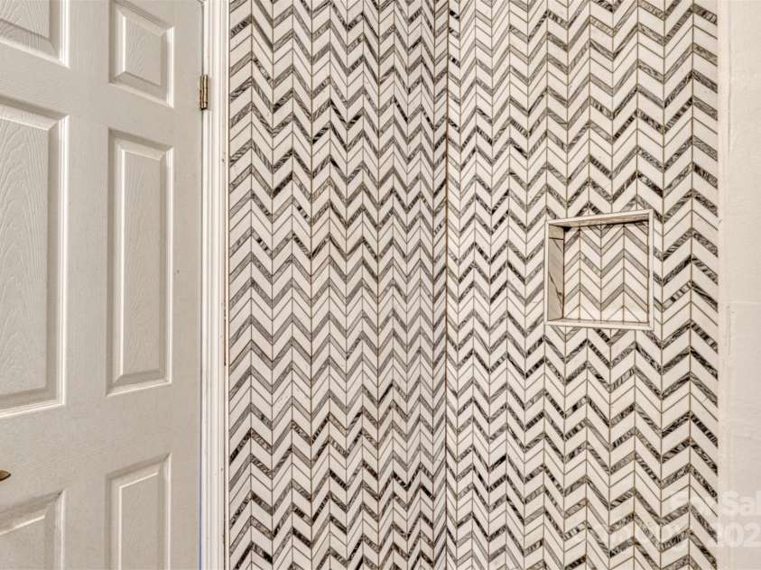 23 Clarks Crossing Way, Black Mountain, NC 28711.  MLS# CAR4306791, YatesRealty ID 3664. 