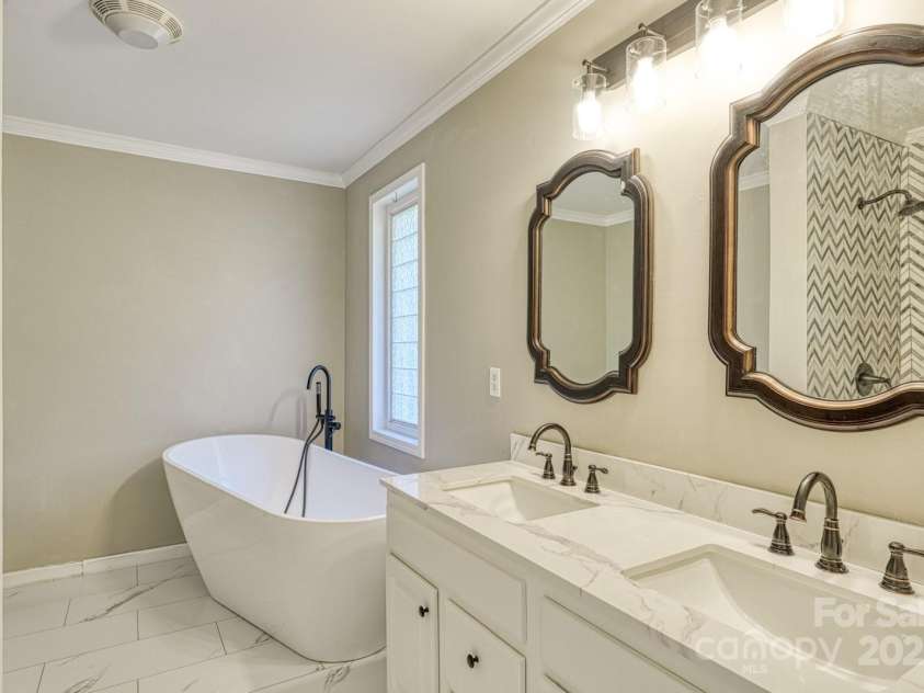 23 Clarks Crossing Way, Black Mountain, NC 28711.  MLS# CAR4306791, YatesRealty ID 3664. 