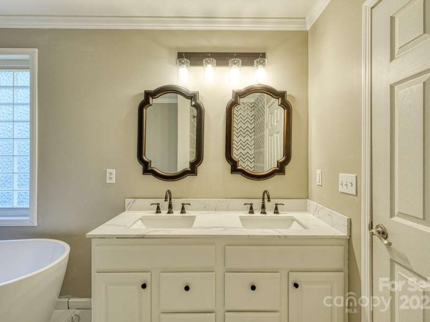 23 Clarks Crossing Way, Black Mountain, NC 28711.  MLS# CAR4306791, YatesRealty ID 3664. 