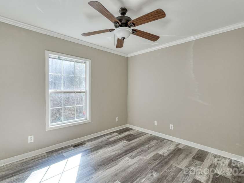 23 Clarks Crossing Way, Black Mountain, NC 28711.  MLS# CAR4306791, YatesRealty ID 3664. 