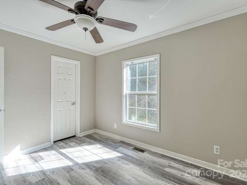 23 Clarks Crossing Way, Black Mountain, NC 28711.  MLS# CAR4306791, YatesRealty ID 3664. 