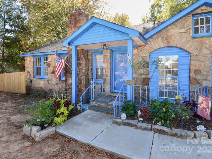 500 13th Street, Kannapolis, NC 28083.  MLS# CAR4318512, YatesRealty ID 3664. 