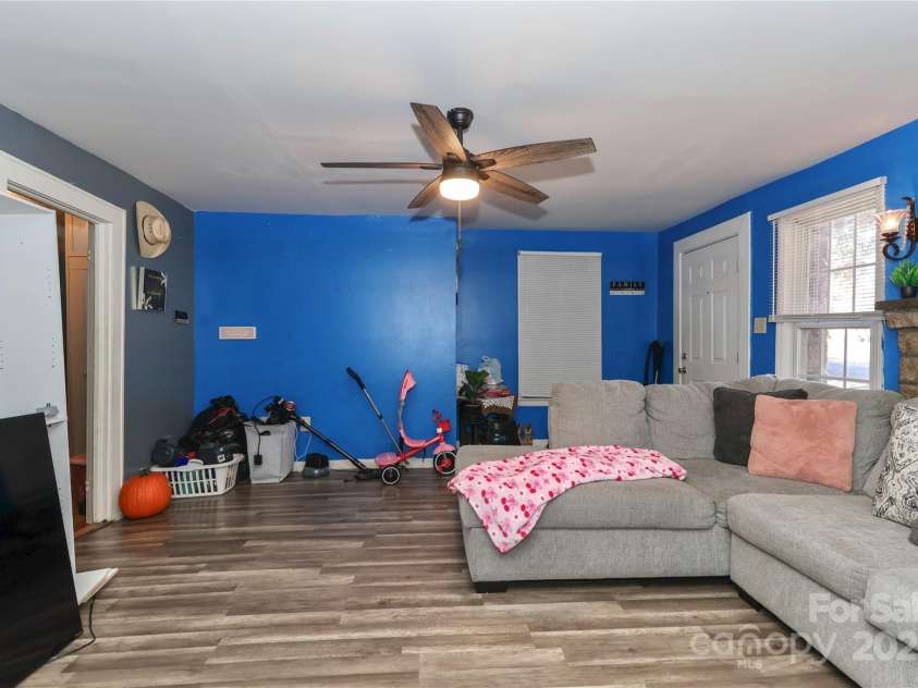 500 13th Street, Kannapolis, NC 28083.  MLS# CAR4318512, YatesRealty ID 3664. 