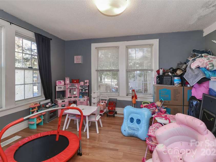 500 13th Street, Kannapolis, NC 28083.  MLS# CAR4318512, YatesRealty ID 3664. 