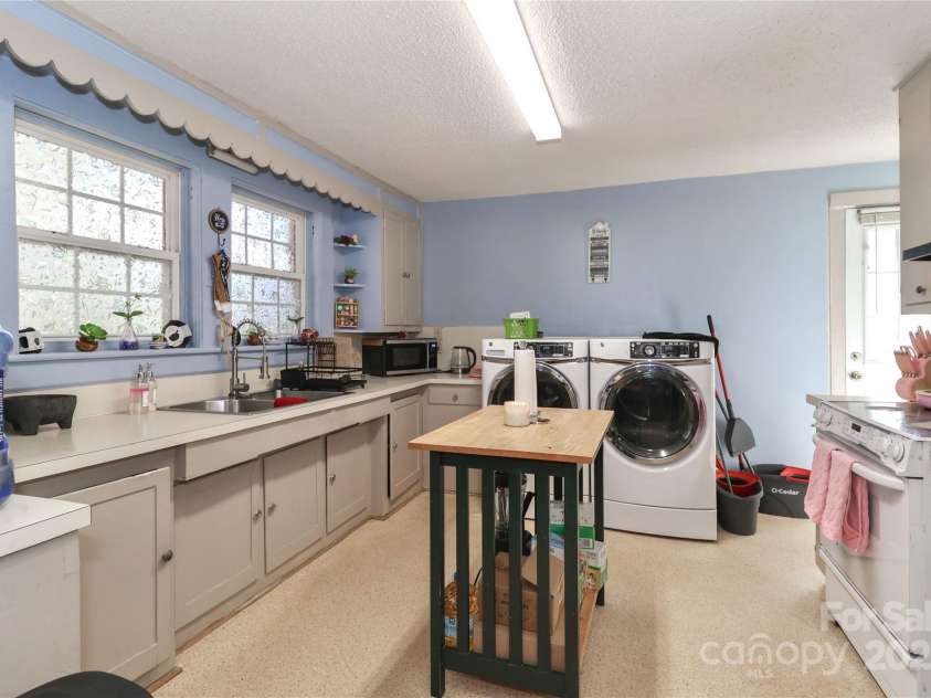 500 13th Street, Kannapolis, NC 28083.  MLS# CAR4318512, YatesRealty ID 3664. 