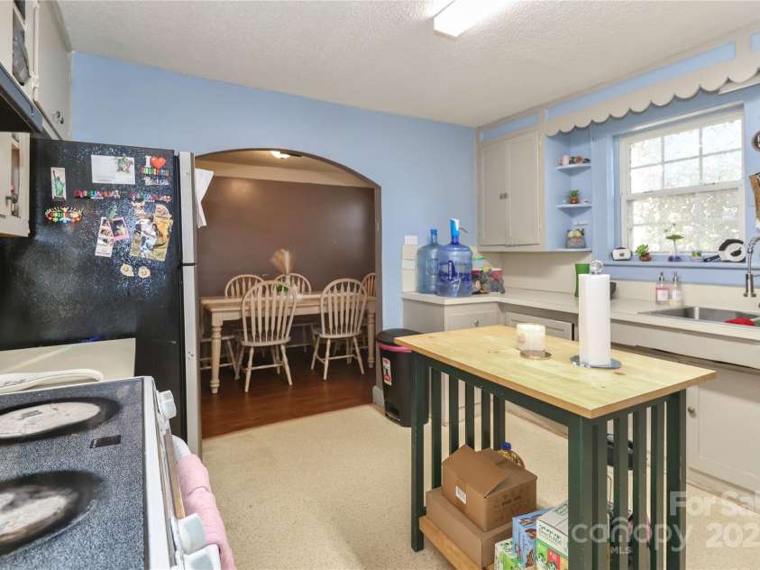 500 13th Street, Kannapolis, NC 28083.  MLS# CAR4318512, YatesRealty ID 3664. 