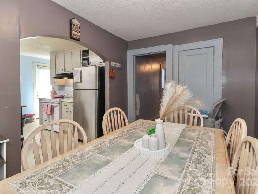 500 13th Street, Kannapolis, NC 28083.  MLS# CAR4318512, YatesRealty ID 3664. 