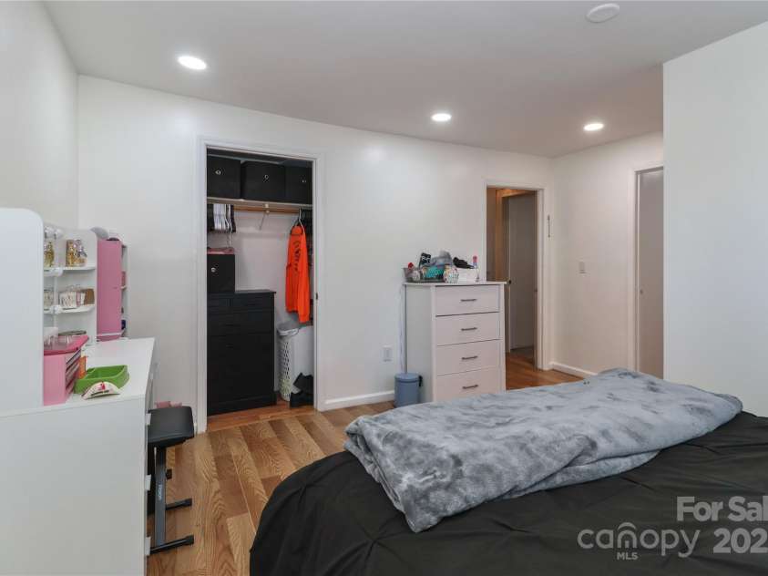 500 13th Street, Kannapolis, NC 28083.  MLS# CAR4318512, YatesRealty ID 3664. 