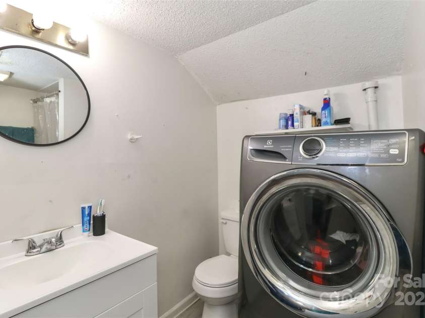 500 13th Street, Kannapolis, NC 28083.  MLS# CAR4318512, YatesRealty ID 3664. 