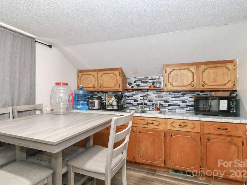 500 13th Street, Kannapolis, NC 28083.  MLS# CAR4318512, YatesRealty ID 3664. 