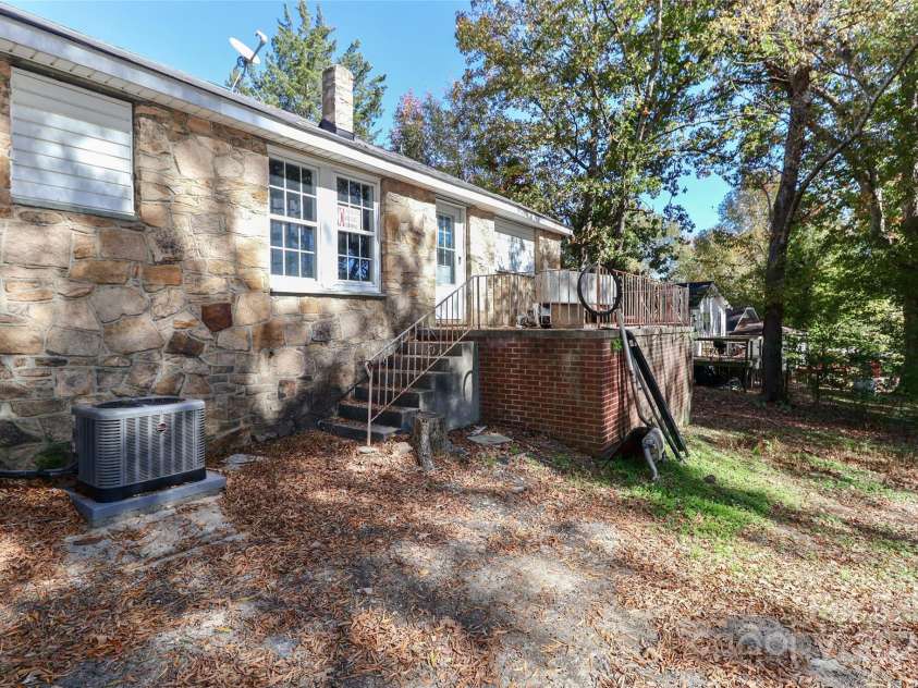 500 13th Street, Kannapolis, NC 28083.  MLS# CAR4318512, YatesRealty ID 3664. 