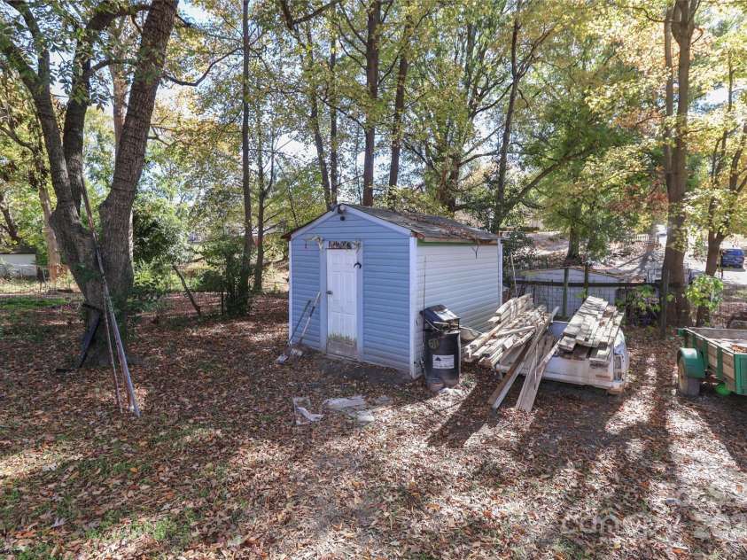 500 13th Street, Kannapolis, NC 28083.  MLS# CAR4318512, YatesRealty ID 3664. 