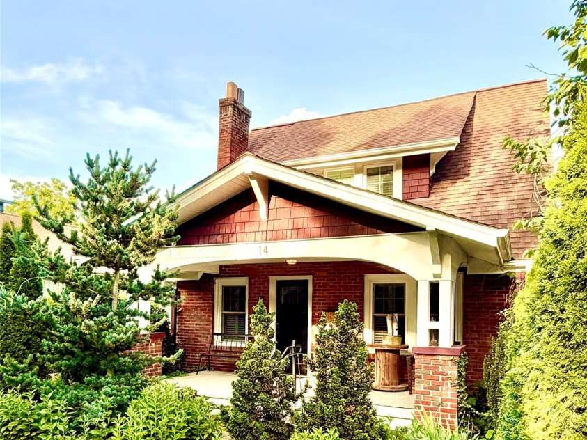 14 Laurel Loop, Asheville, NC 28806.  MLS# CAR4399527, YatesRealty ID 36640. 