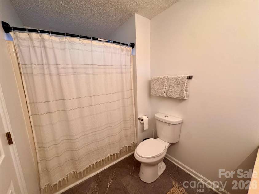 3373 Prescott Place, Concord, NC 28027.  MLS# CAR4398909, YatesRealty ID 36641. Primary bath