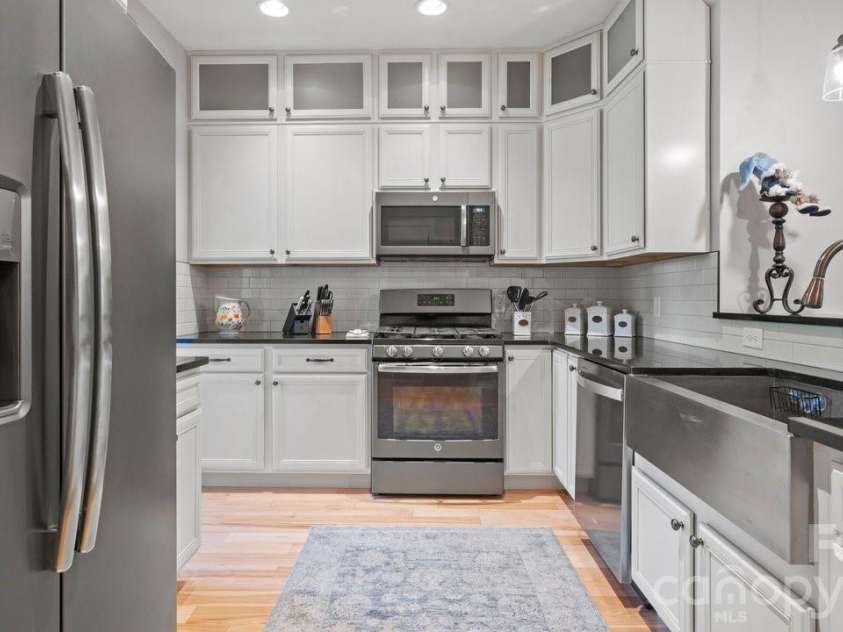 39 Tudor Way, Black Mountain, NC 28711.  MLS# CAR4389836, YatesRealty ID 36643. 