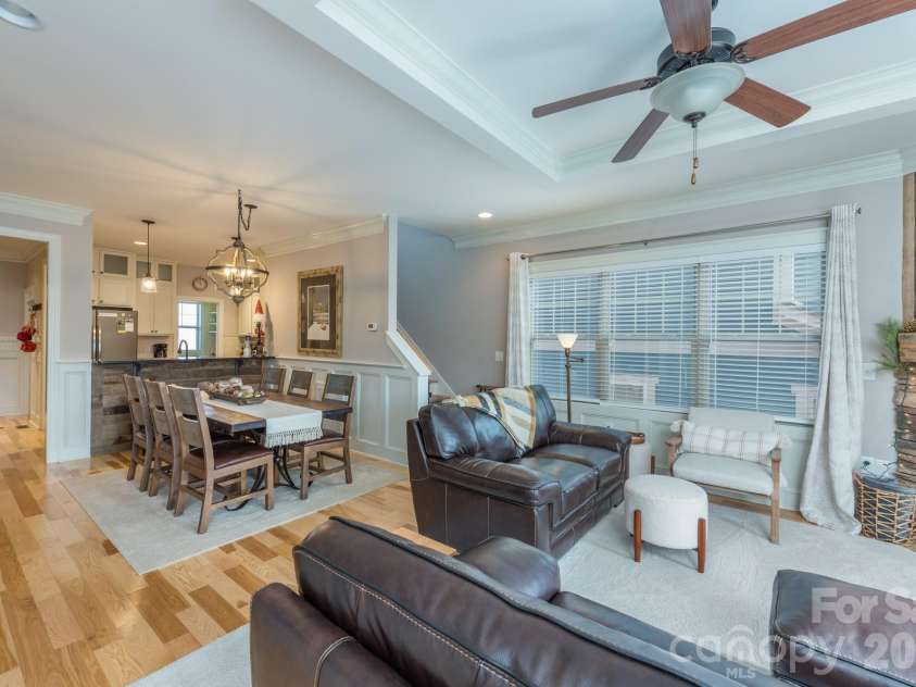 39 Tudor Way, Black Mountain, NC 28711.  MLS# CAR4389836, YatesRealty ID 36643. 