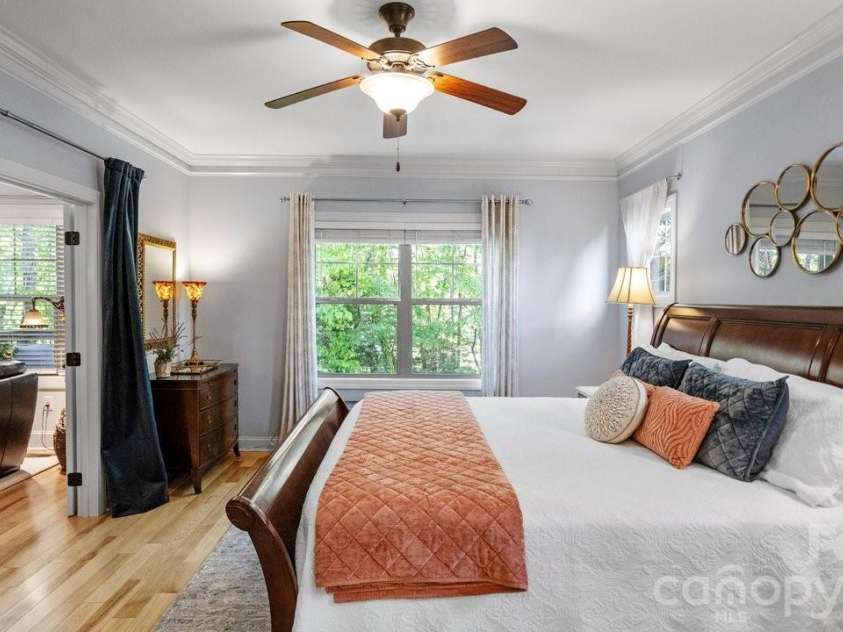 39 Tudor Way, Black Mountain, NC 28711.  MLS# CAR4389836, YatesRealty ID 36643. Main Floor Bedroom