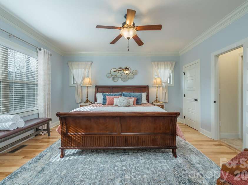 39 Tudor Way, Black Mountain, NC 28711.  MLS# CAR4389836, YatesRealty ID 36643. Main Floor Bedroom w En-Suite