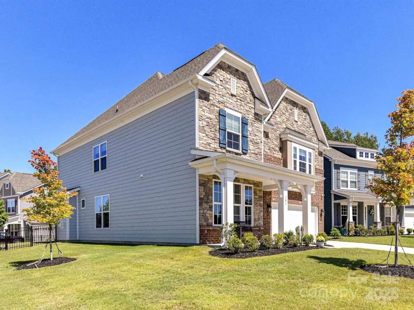 101 Hemlock Cove Court, Mooresville, NC 28117.  MLS# CAR4300934, YatesRealty ID 36645. Immaculately Maintained, 4 Bedroom, 3.5 Bath Home with covered front porch, 2 car garage & fenced back yard located in lake access community, Reids Cove!