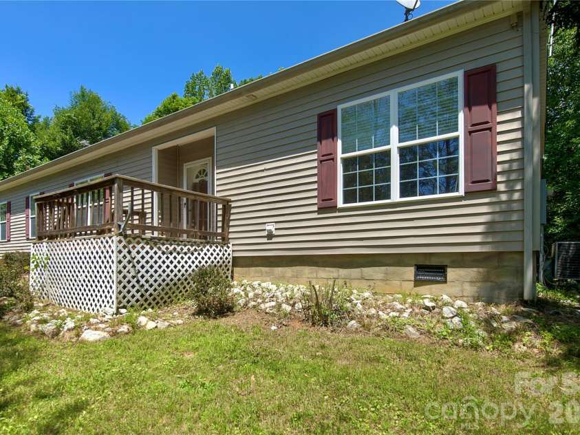 498 Broad Branch Road, Bakersville, NC 28705.  MLS# CAR4400220, YatesRealty ID 36650. 