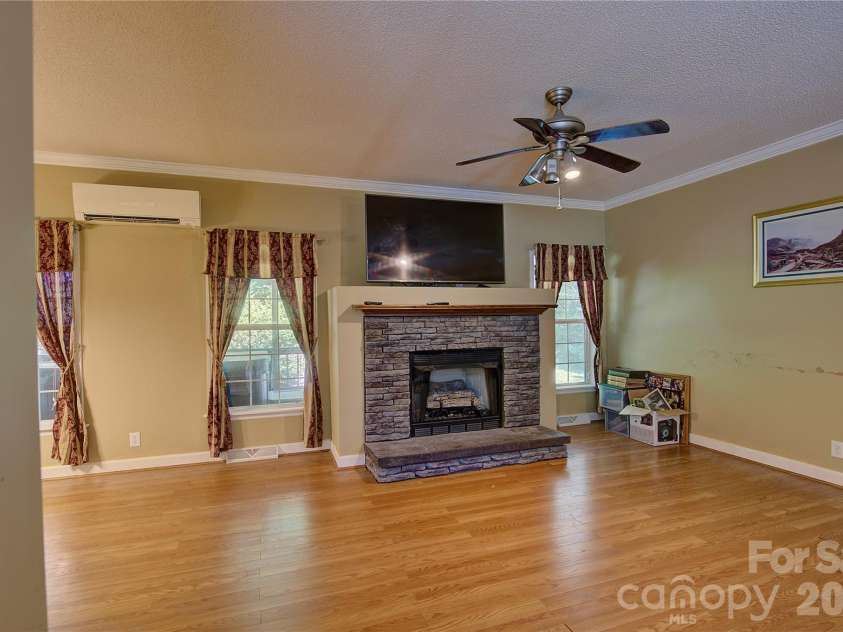 498 Broad Branch Road, Bakersville, NC 28705.  MLS# CAR4400220, YatesRealty ID 36650. 