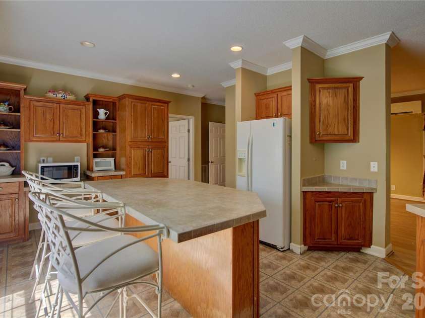 498 Broad Branch Road, Bakersville, NC 28705.  MLS# CAR4400220, YatesRealty ID 36650. 
