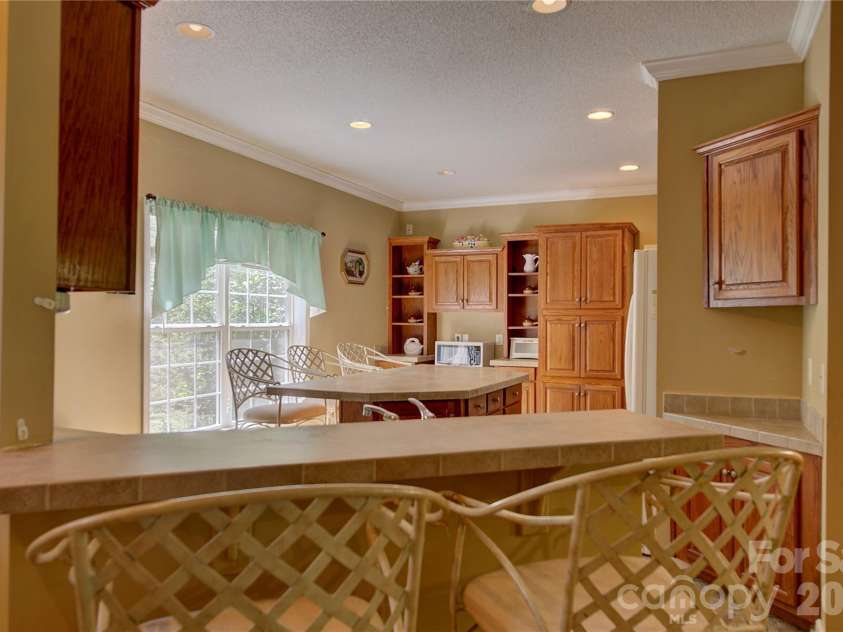 498 Broad Branch Road, Bakersville, NC 28705.  MLS# CAR4400220, YatesRealty ID 36650. 