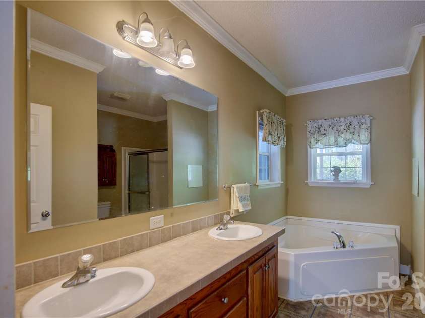 498 Broad Branch Road, Bakersville, NC 28705.  MLS# CAR4400220, YatesRealty ID 36650. 