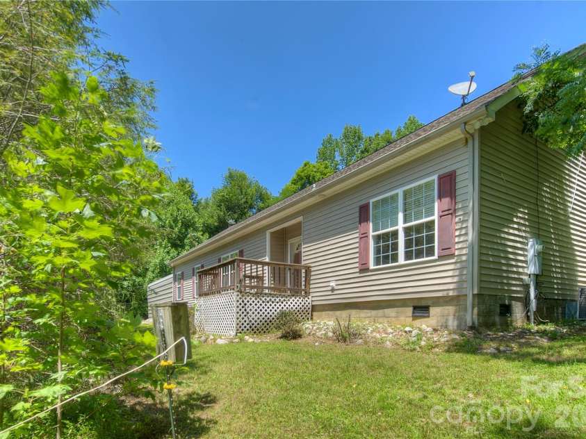 498 Broad Branch Road, Bakersville, NC 28705.  MLS# CAR4400220, YatesRealty ID 36650. 